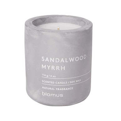 Blomus Fraga Geurkaars Sandalwood Myrrh 24 uur (6,5 x 8 cm)